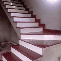 Cầu Thang Đá Đỏ Cổ Trắng